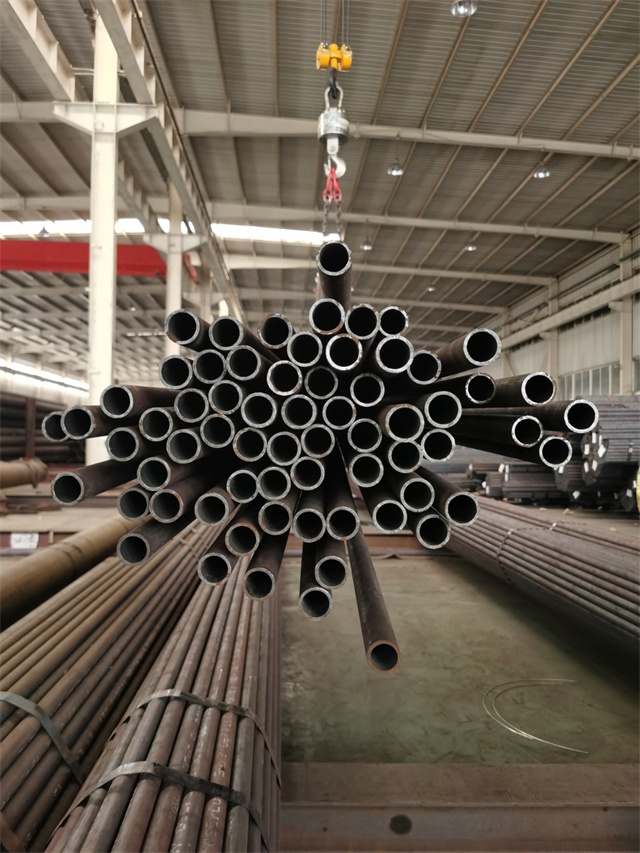 正镶白ND耐酸钢管